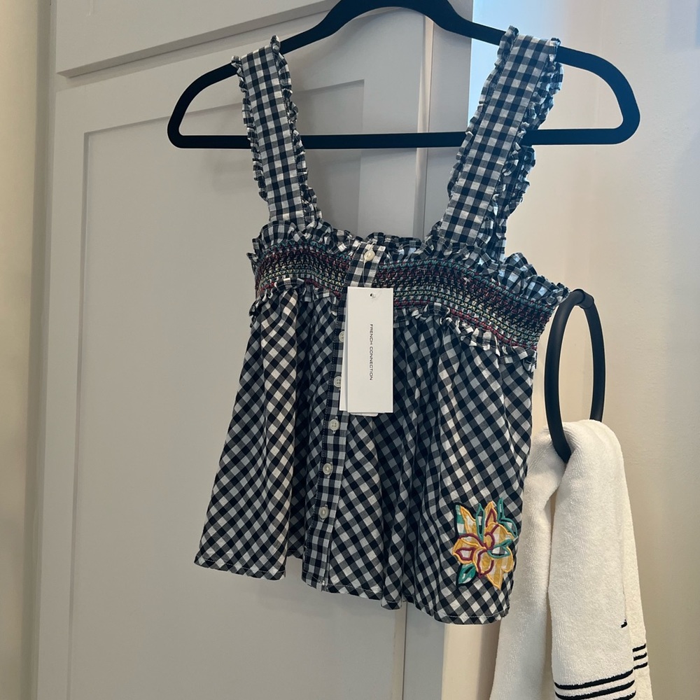 NWT FRENCH CONNECTION CROP SPRING TOP